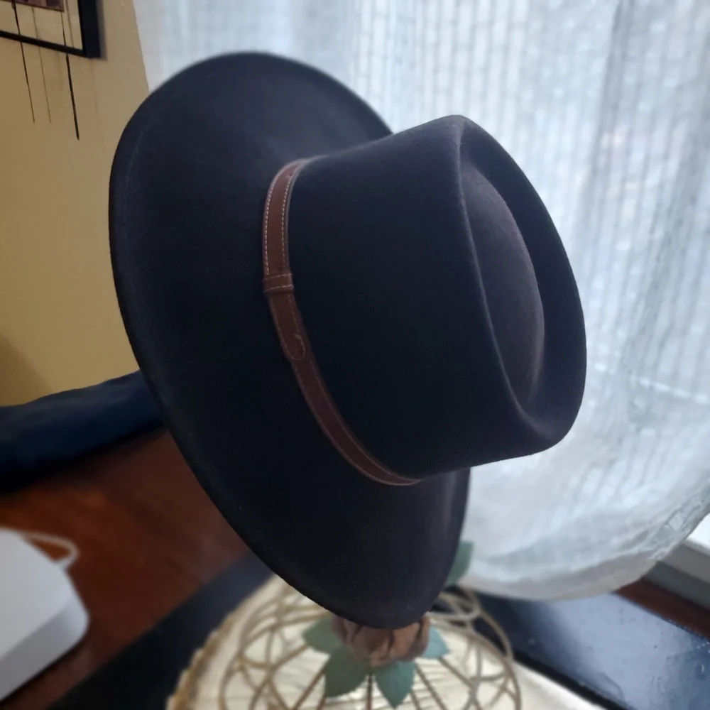 Unisex Classic Black Wool Hat with leather Brown Band - Picture 6 of 14